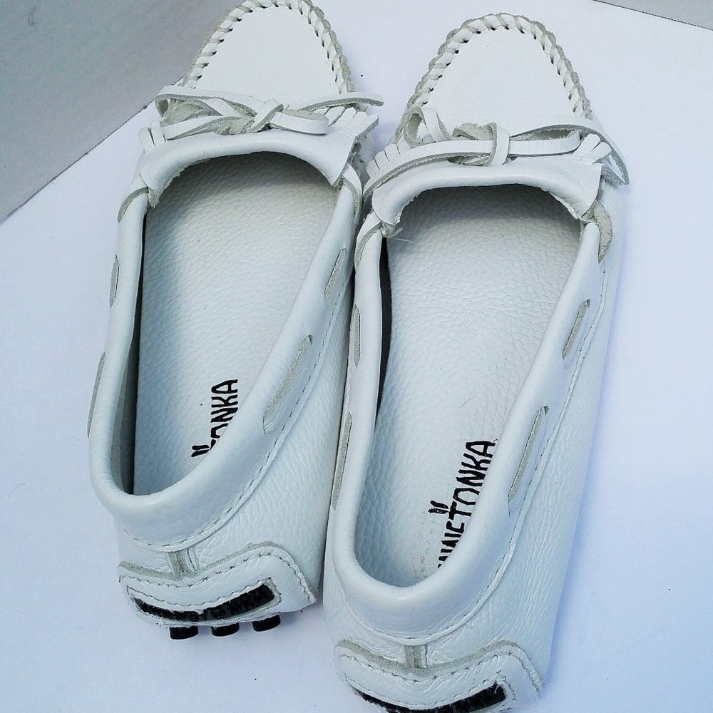 Size 9.5 Minnetonka moccasin, leather - Picture 4 of 7